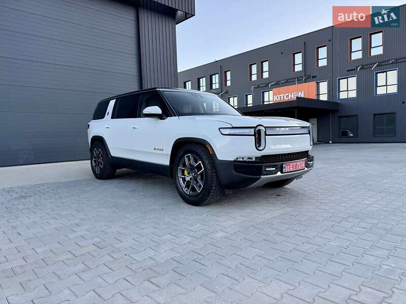 Позашляховик / Кросовер Rivian R1S 2023 в Дубні