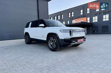 Внедорожник / Кроссовер Rivian R1S 2023 в 