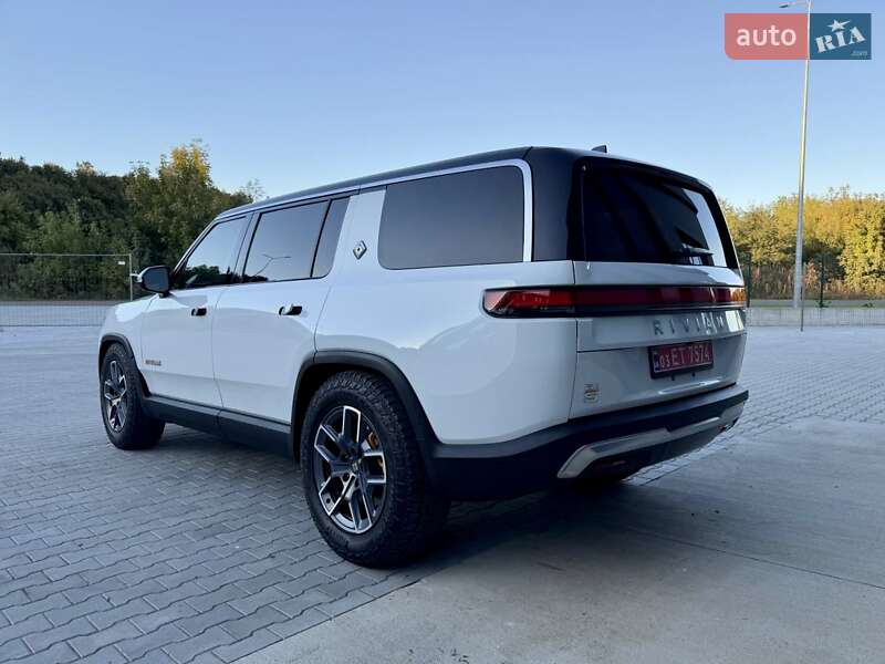 Позашляховик / Кросовер Rivian R1S 2023 в Дубні