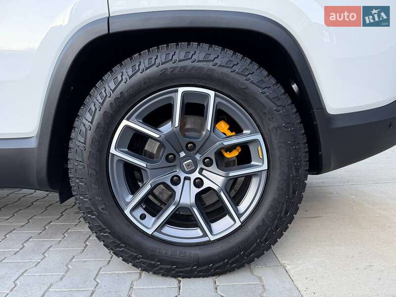 Позашляховик / Кросовер Rivian R1S 2023 в Дубні