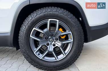 Внедорожник / Кроссовер Rivian R1S 2023 в 