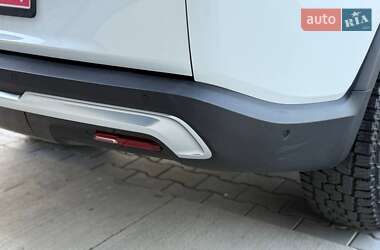 Внедорожник / Кроссовер Rivian R1S 2023 в 