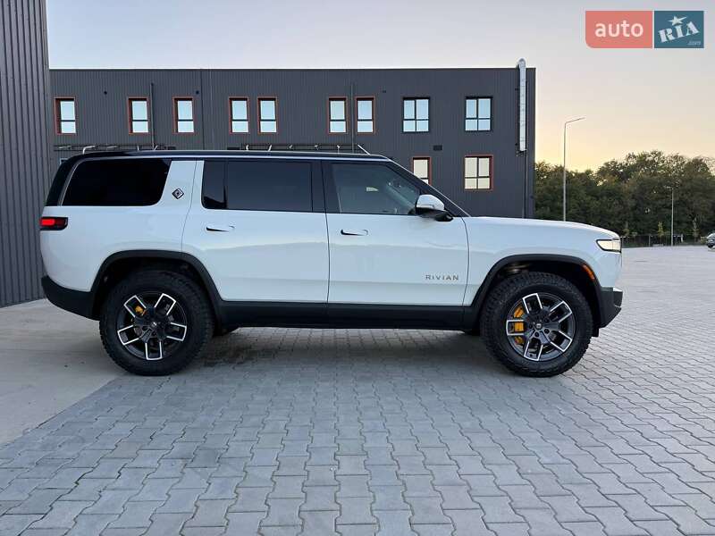 Позашляховик / Кросовер Rivian R1S 2023 в Дубні