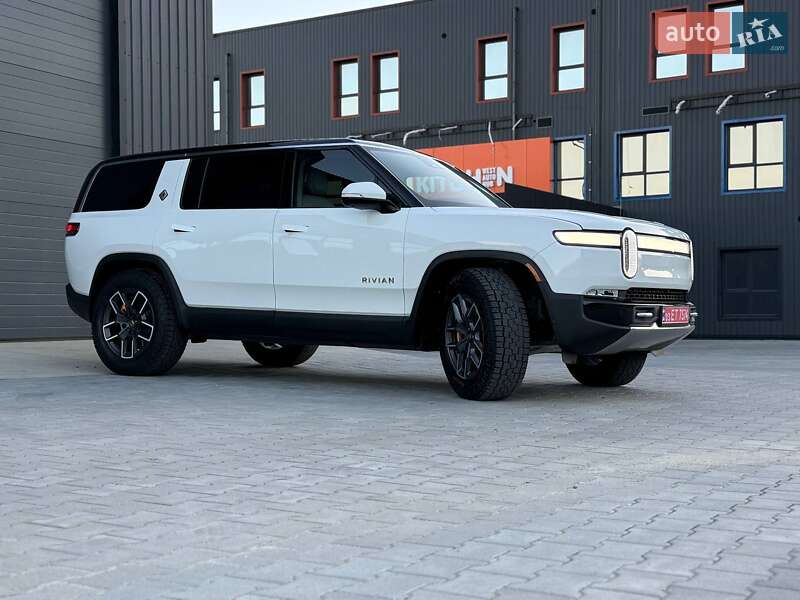 Позашляховик / Кросовер Rivian R1S 2023 в Дубні