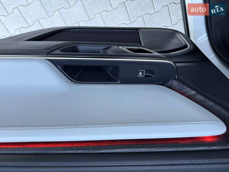 Позашляховик / Кросовер Rivian R1S 2023 в Дубні