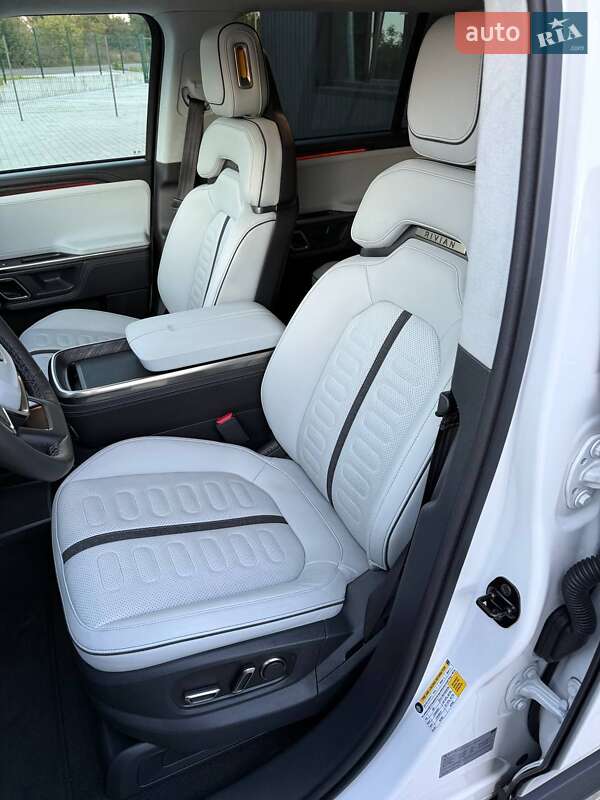 Позашляховик / Кросовер Rivian R1S 2023 в Дубні