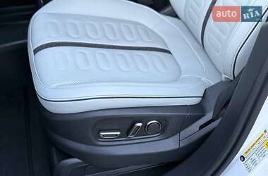 Внедорожник / Кроссовер Rivian R1S 2023 в 