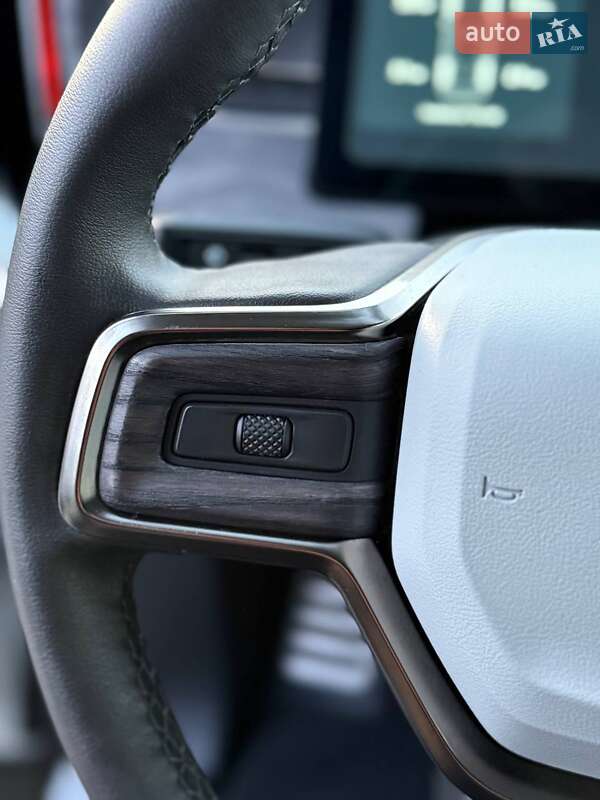 Позашляховик / Кросовер Rivian R1S 2023 в Дубні
