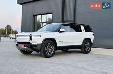 Внедорожник / Кроссовер Rivian R1S 2023 в 
