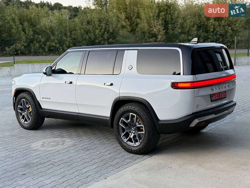 Позашляховик / Кросовер Rivian R1S 2023 в Дубні