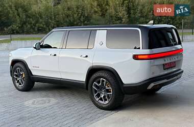 Внедорожник / Кроссовер Rivian R1S 2023 в 