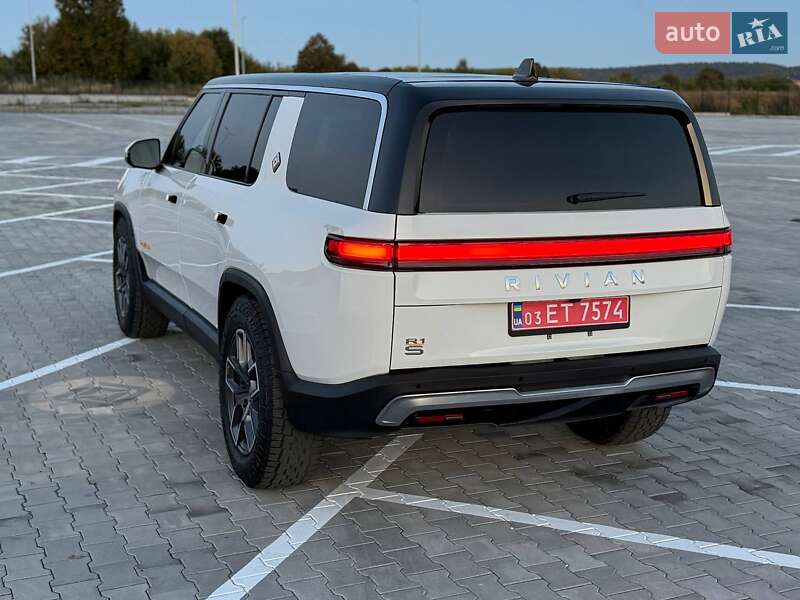 Позашляховик / Кросовер Rivian R1S 2023 в Дубні
