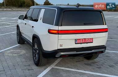 Внедорожник / Кроссовер Rivian R1S 2023 в 