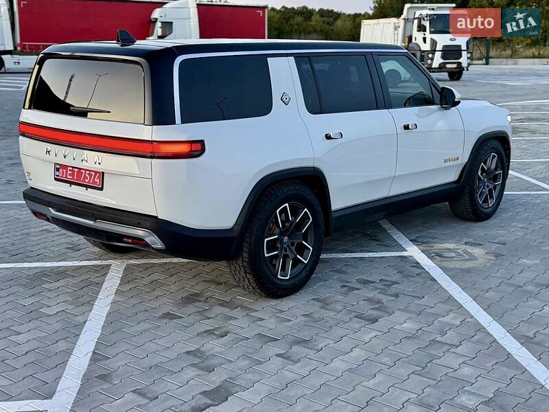 Позашляховик / Кросовер Rivian R1S 2023 в Дубні