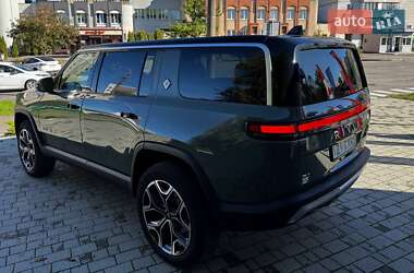 Позашляховик / Кросовер Rivian R1S 2022 в 