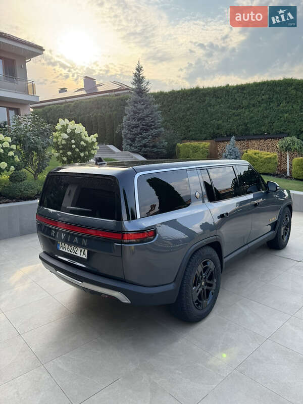 Внедорожник / Кроссовер Rivian R1S 2023 в Киеве