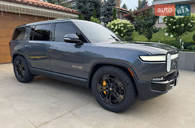Позашляховик / Кросовер Rivian R1S 2023 в 