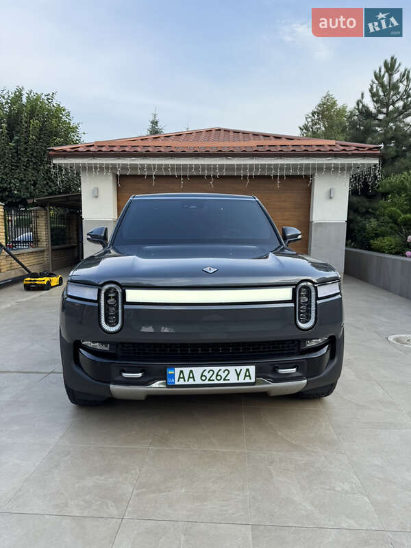Внедорожник / Кроссовер Rivian R1S 2023 в Киеве