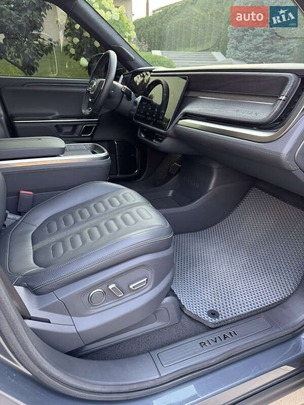 Внедорожник / Кроссовер Rivian R1S 2023 в Киеве