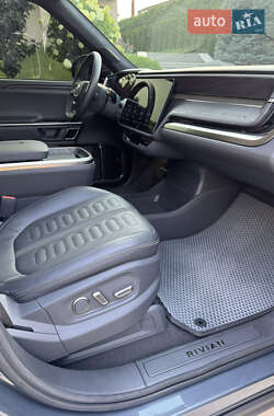 Позашляховик / Кросовер Rivian R1S 2023 в 