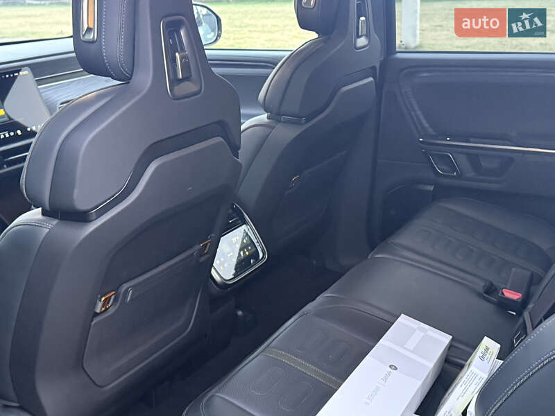 Внедорожник / Кроссовер Rivian R1S 2024 в Луцке