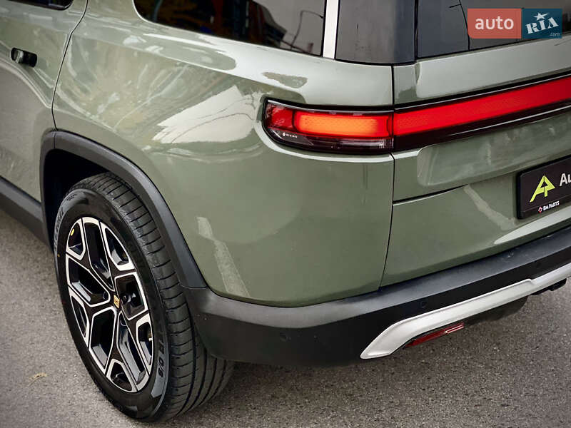 Позашляховик / Кросовер Rivian R1S 2022 в Києві фото 9 Позашляховик / Кросовер Rivian R1S 2022 в Києві