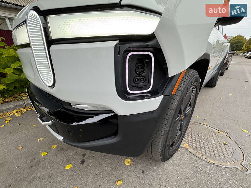 Внедорожник / Кроссовер Rivian R1S 2023 в Белой Церкви