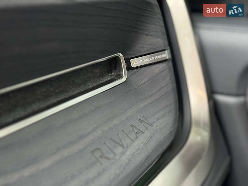 Внедорожник / Кроссовер Rivian R1S 2023 в Белой Церкви