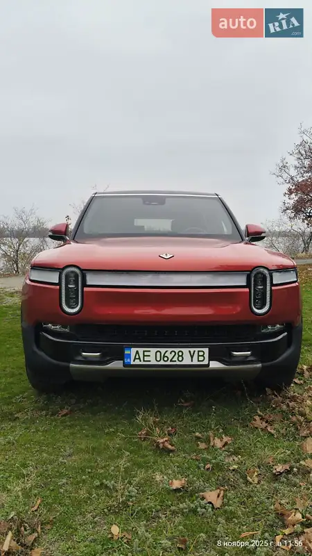 Rivian R1S 2023