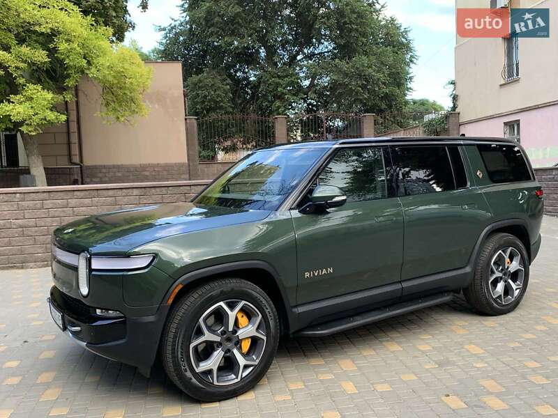Rivian R1S 2023