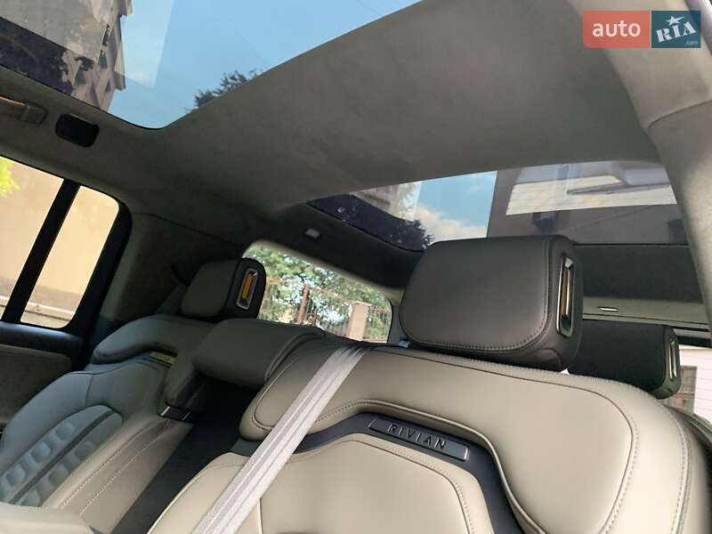 Внедорожник / Кроссовер Rivian R1S 2023 в Одессе фото 40 Внедорожник / Кроссовер Rivian R1S 2023 в Одессе