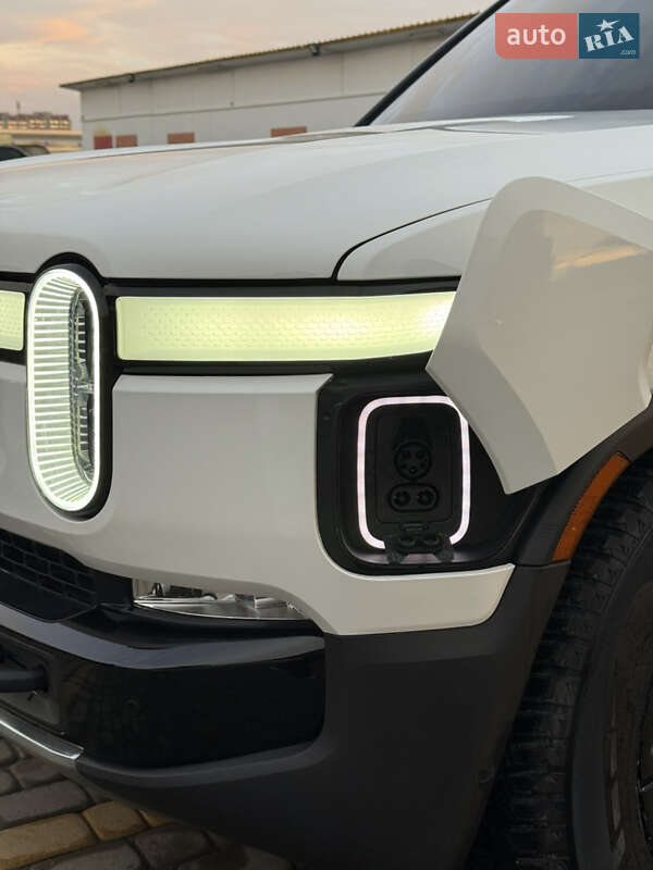 Внедорожник / Кроссовер Rivian R1S 2023 в Львове