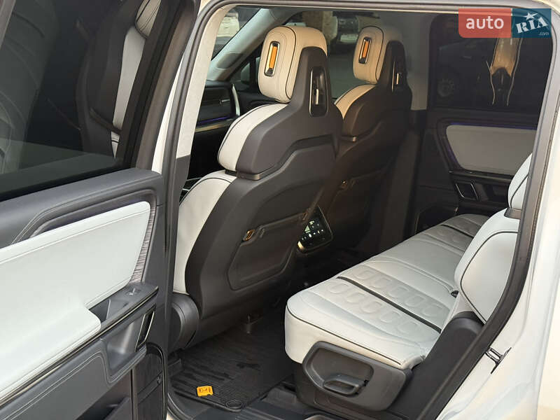 Внедорожник / Кроссовер Rivian R1S 2023 в Львове