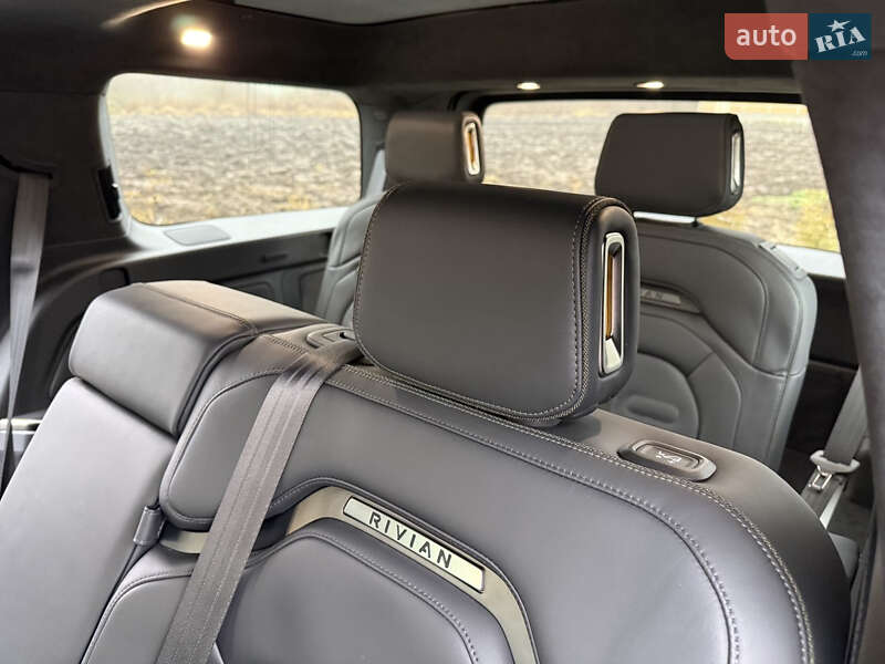 Внедорожник / Кроссовер Rivian R1S 2023 в Хмельницком