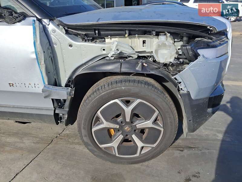 Внедорожник / Кроссовер Rivian R1S 2023 в Киеве фото 20 Внедорожник / Кроссовер Rivian R1S 2023 в Киеве