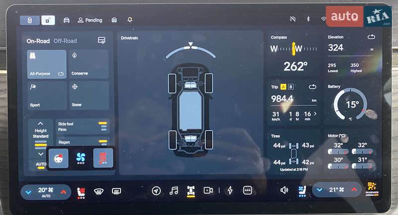 Внедорожник / Кроссовер Rivian R1S 2023 в Львове фото 28 Внедорожник / Кроссовер Rivian R1S 2023 в Львове