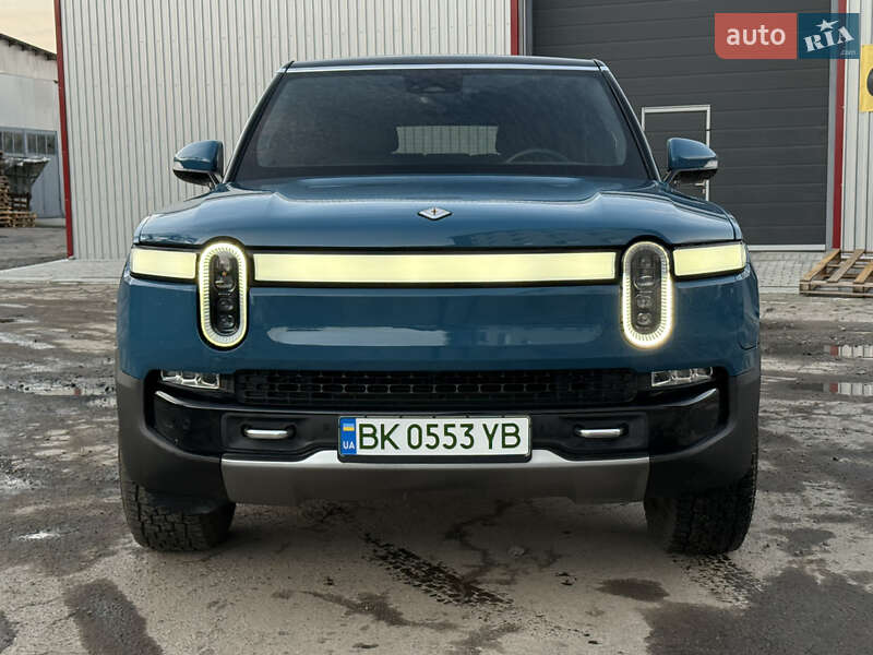 Rivian R1S 2022