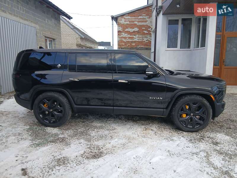 Внедорожник / Кроссовер Rivian R1S 2023 в Городке фото 4 Внедорожник / Кроссовер Rivian R1S 2023 в Городке