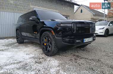 Позашляховик / Кросовер Rivian R1S 2023 в Городку
