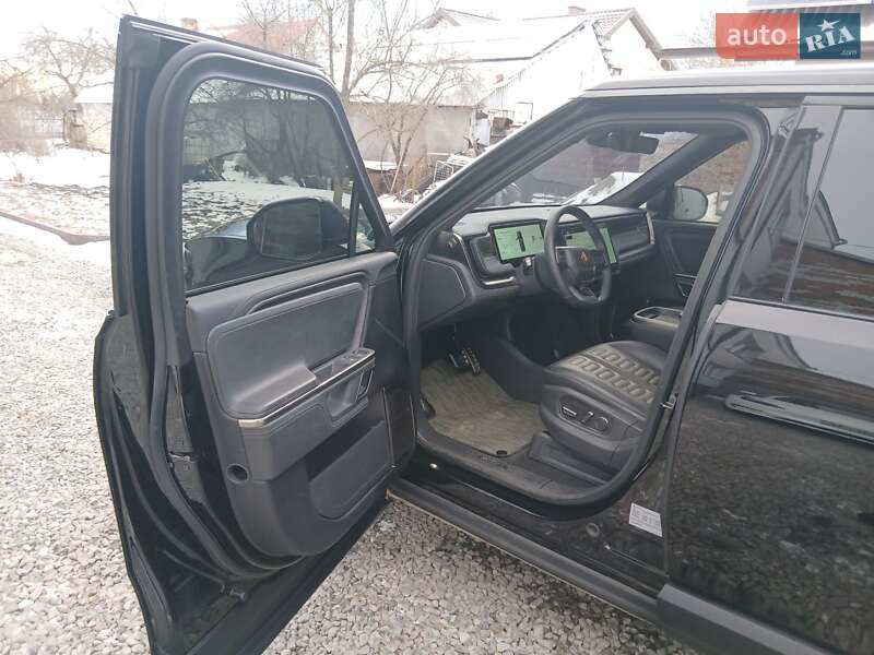 Внедорожник / Кроссовер Rivian R1S 2023 в Городке фото 9 Внедорожник / Кроссовер Rivian R1S 2023 в Городке