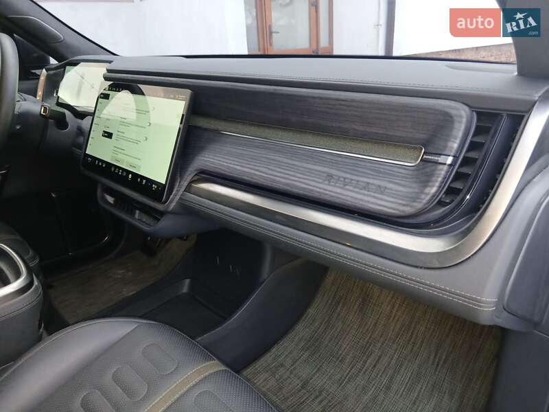 Внедорожник / Кроссовер Rivian R1S 2023 в Городке фото 23 Внедорожник / Кроссовер Rivian R1S 2023 в Городке