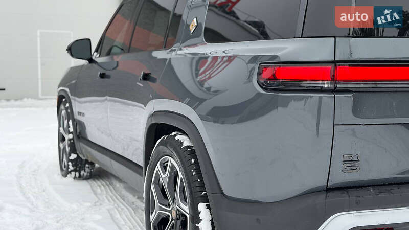 Внедорожник / Кроссовер Rivian R1S 2024 в Костополе