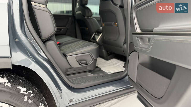 Внедорожник / Кроссовер Rivian R1S 2024 в Костополе