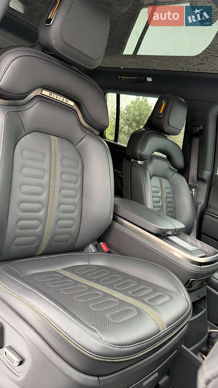 Внедорожник / Кроссовер Rivian R1S 2024 в Костополе