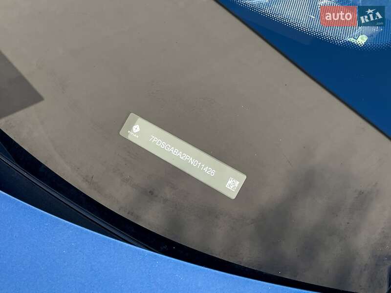 Внедорожник / Кроссовер Rivian R1S 2023 в Киеве