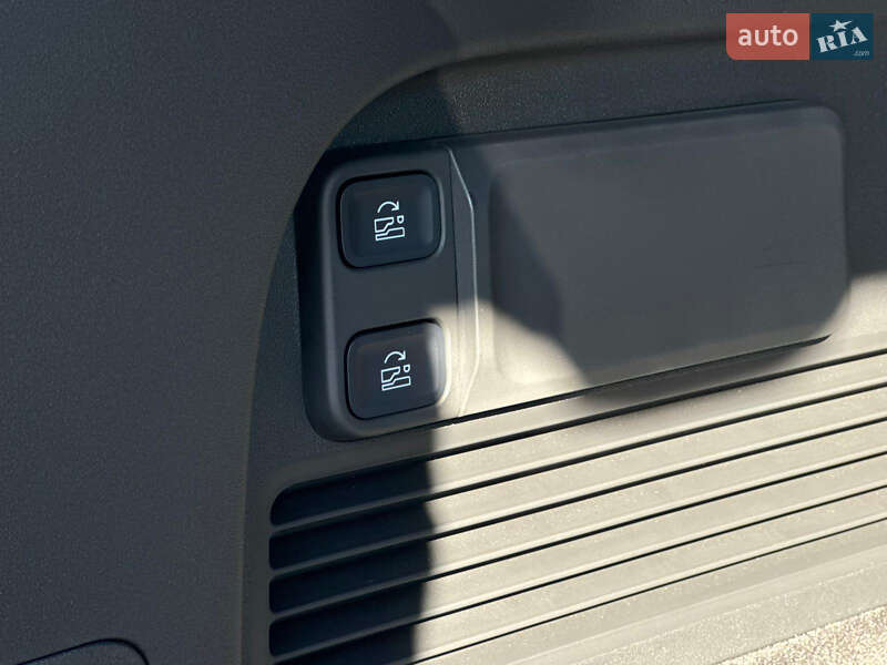 Внедорожник / Кроссовер Rivian R1S 2025 в Луцке