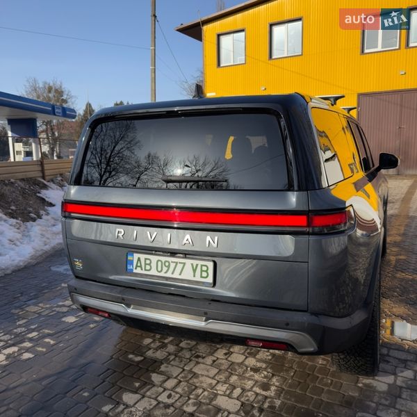 Внедорожник / Кроссовер Rivian R1S 2022 в Хмельницком