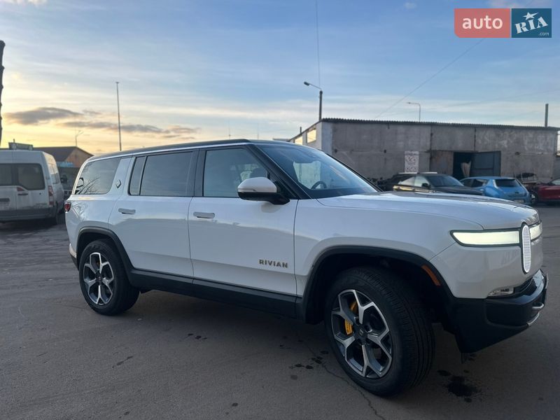 Внедорожник / Кроссовер Rivian R1S 2024 в Киеве
