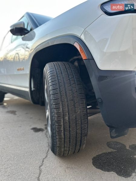 Внедорожник / Кроссовер Rivian R1S 2024 в Киеве