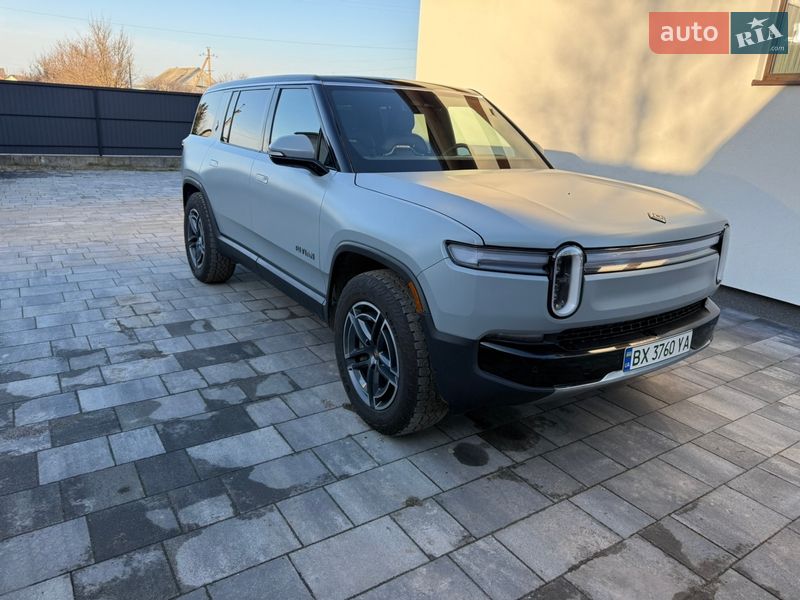 Rivian R1S 2024